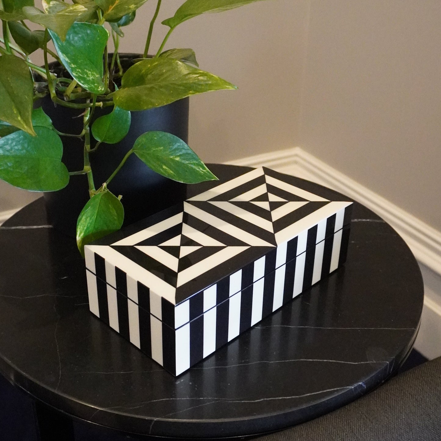 Florence Lacquer Storage Box in Off-white and Black