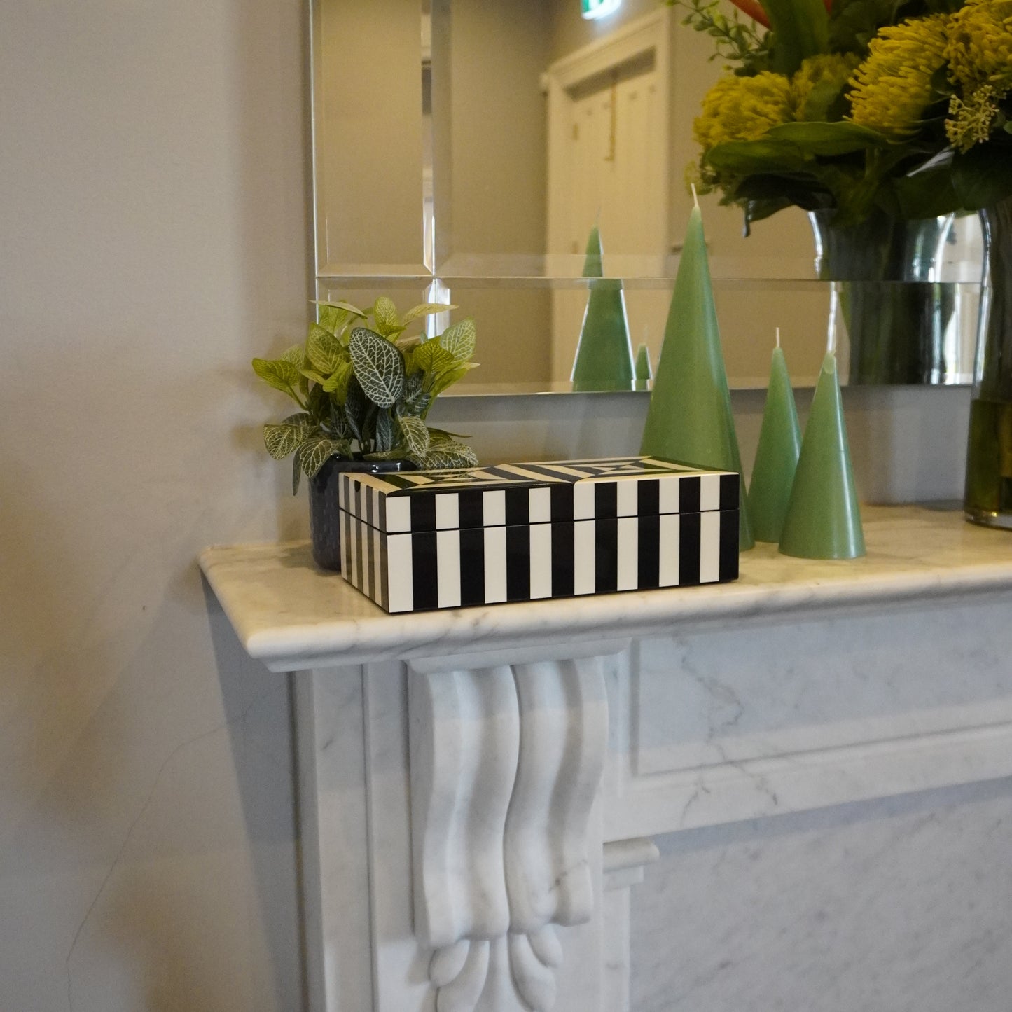Florence Lacquer Storage Box in Off-white and Black