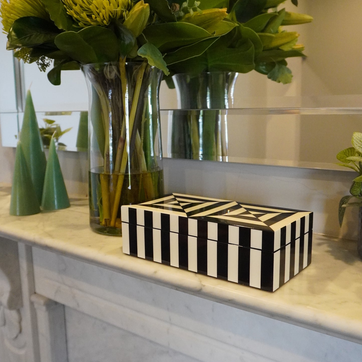 Florence Lacquer Storage Box in Off-white and Black