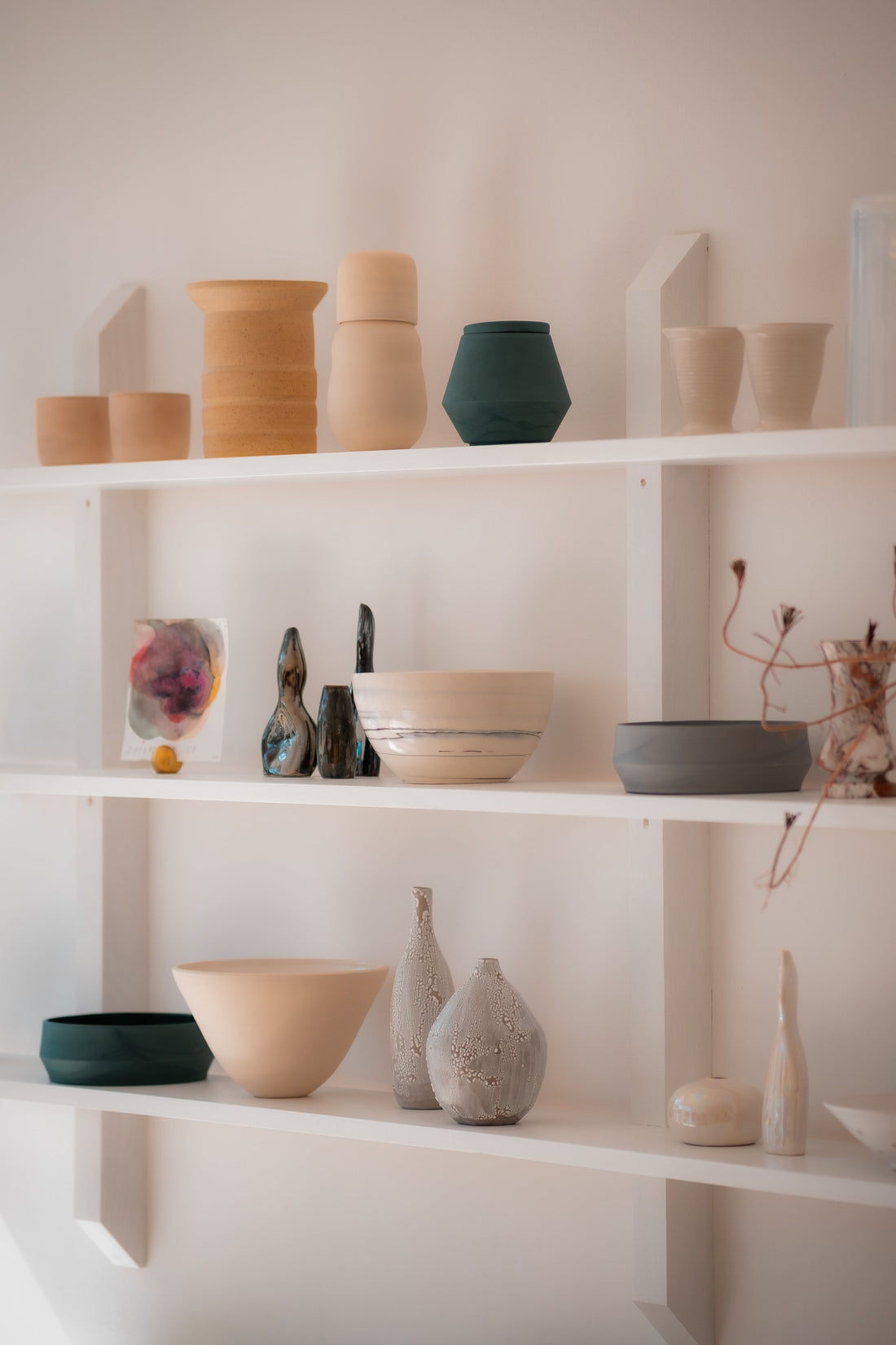 Three steps to style shelves with accessories.