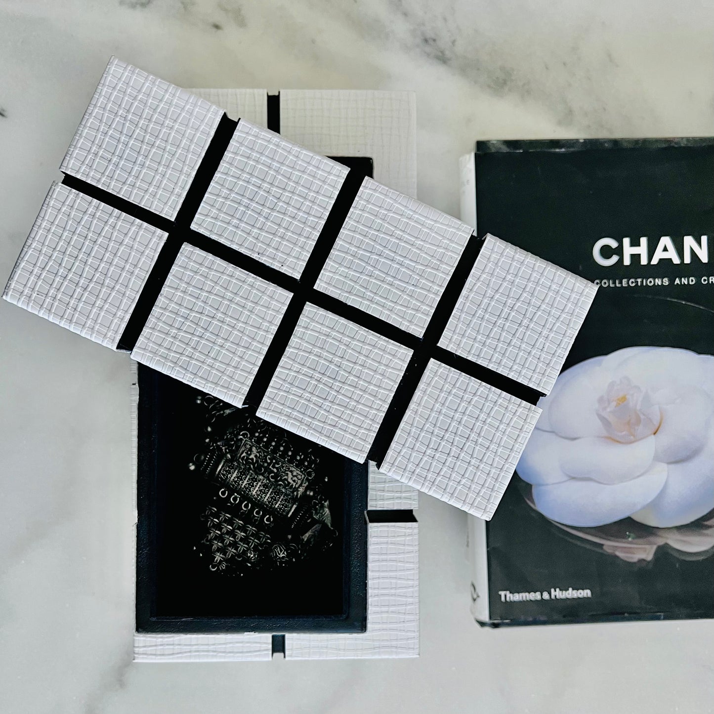 Memoir Storage box in black white Top view with box interior exposed